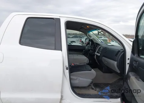 2011 Toyota Tundra Grade 4.6L V8 z USA, uszkodzony, nr VIN 5TFRM5F13BX032847